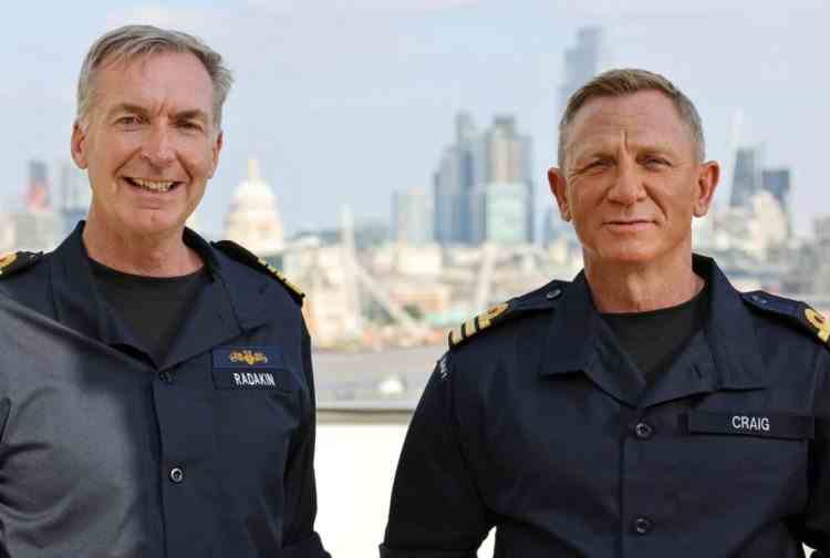 Daniel Craig a fost numit comandant onorific al Marinei Regale Britanice, la fel ca personajul său, James Bond