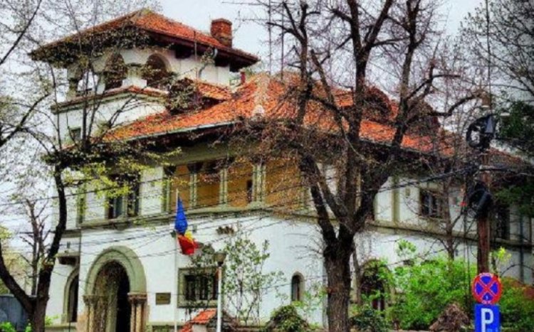 Un fost angajat al Ambasadei Moldovei la București, cercetat pentru abuz de serviciu, a fost pus sub învinuire și a restituit la bugetul de stat peste 1 milion de lei