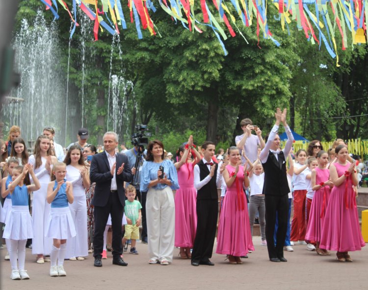 Copii și părinți s-au distrat împreună în cadrul unui eveniment festiv, în Grădina Publică „Ștefan cel Mare și Sfânt”